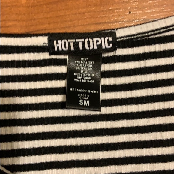 Cold Shoulder Top - Picture 4 of 4